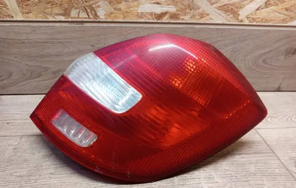 Skoda Fabia Mk1 (6Y) Rear/tail lights 5J6945096 5J6945112 VP7SWX13404AB