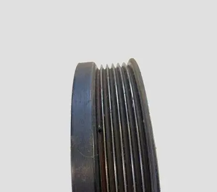 Volkswagen Golf V Crankshaft pulley