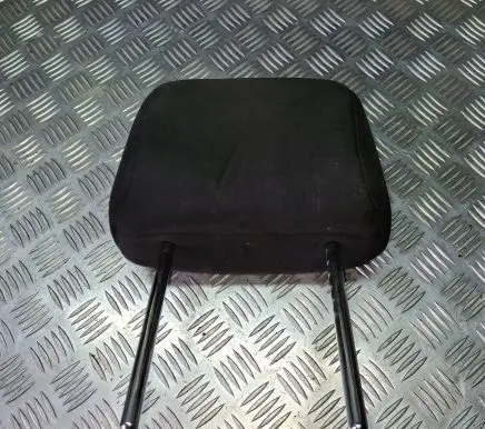 Nissan Juke I F15 Front seat headrest 