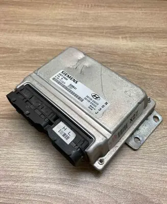 Hyundai Elantra Engine control unit/module ECU 3910523022 5WY1445A