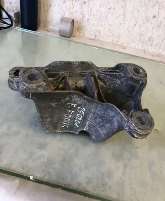 Ford Focus Gearbox mount 26009
