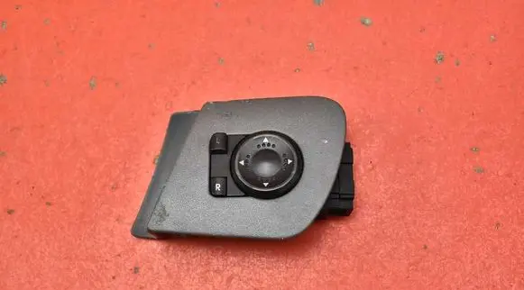 Skoda Octavia Mk1 (1U) Mirror heating switch 1U1959565B