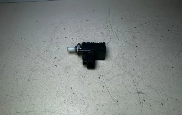 Toyota Avensis T250 Clutch pedal sensor 6N3C CV591