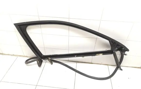 Audi A4 S4 B6 8E 8H Front door window/glass frame 8E0837630