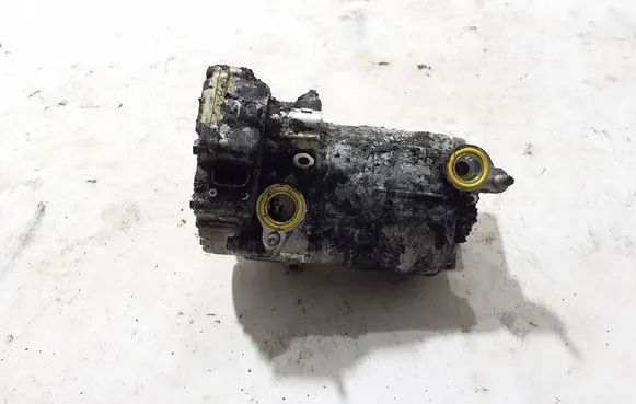 Volvo XC60 Air conditioning (A/C) compressor (pump) 32333863