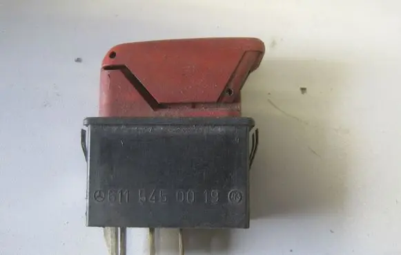 Mercedes-Benz E W124 Seat control switch 1248210047