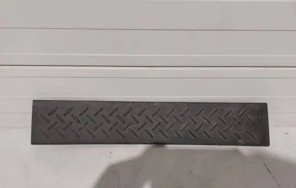 Front sill trim cover