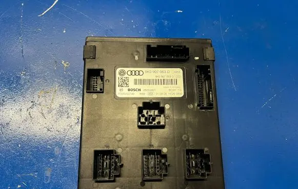 Audi A4 S4 B8 8K Comfort/convenience module 8K0907063D F005V00749