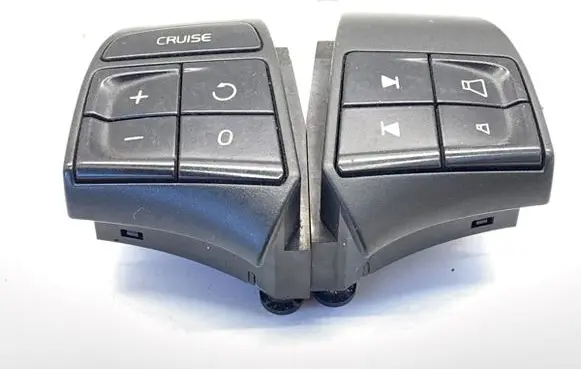 Volvo V50 Steering wheel buttons/switches 30739638