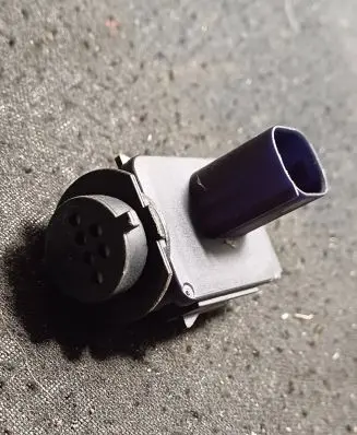 BMW 5 G30 G31 G38 AUC sensor 6833647