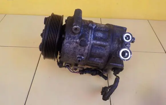 Opel Insignia A Air conditioning (A/C) compressor (pump) 13314473
