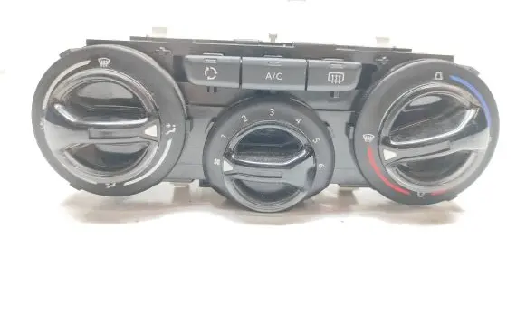 Peugeot 2008 I Climate control unit 96722483ZD T1013332G E1063173