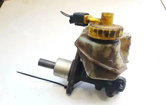 Volkswagen PASSAT B4 Master brake cylinder 03350882762 03.3508-8276.2