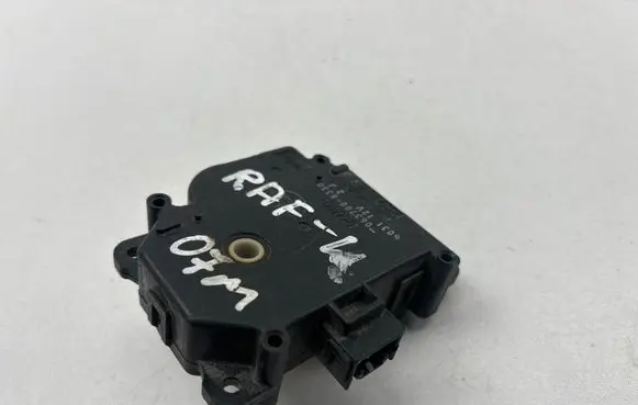 Toyota RAV 4 (XA30) Air flap motor/actuator 0637008330