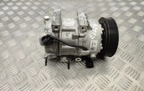 KIA Sportage Air conditioning (A/C) compressor (pump) 97701D7600
