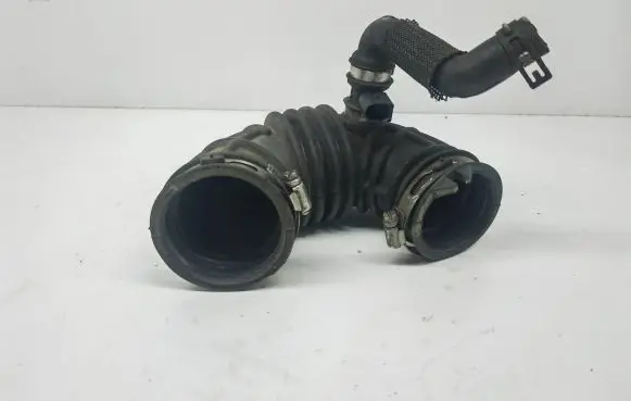 Fiat Freemont Air intake hose/pipe RUB812115