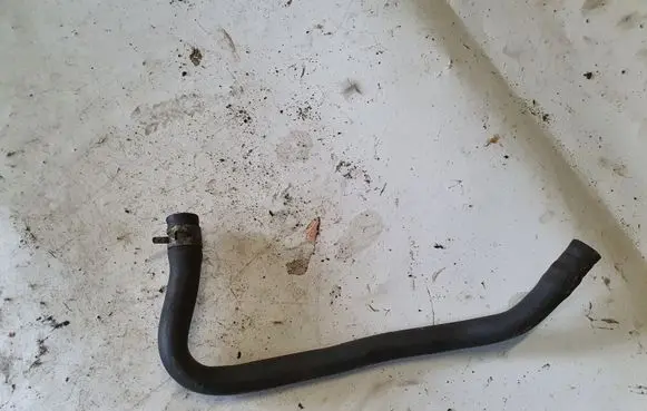 Mitsubishi Pajero Sport I Engine coolant pipe/hose NOCODE