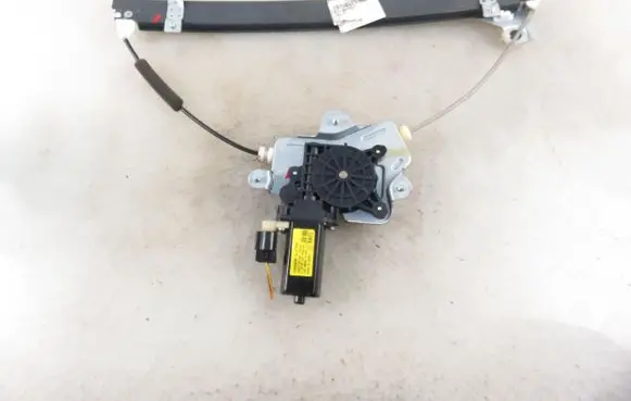 KIA Picanto Front door window regulator with motor 9882007101