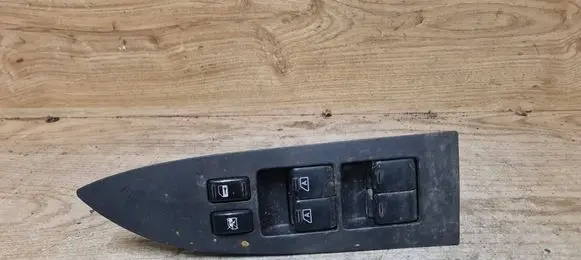 Infiniti FX Electric window control switch