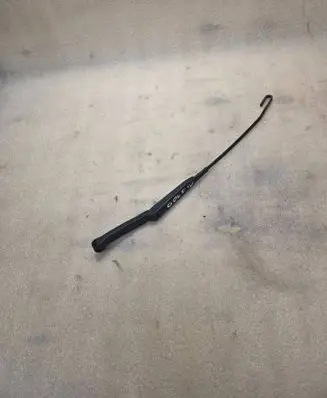Volkswagen Golf IV Front wiper blade arm 