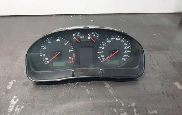 Speedometer (instrument cluster)