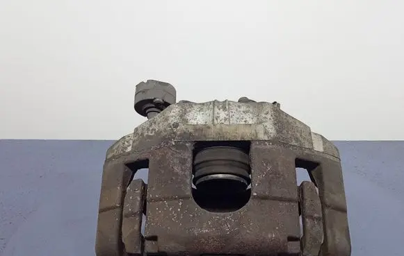 Volkswagen PASSAT B6 Front brake caliper