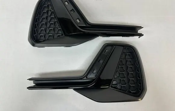 Audi A1 Front bumper lower grill 82A807833B 82A807834B 82A807833