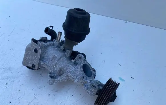Mercedes-Benz B W246 W242 Water pump A2702000800