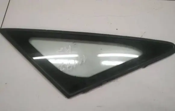 Mitsubishi Grandis Front triangle window/glass AS2