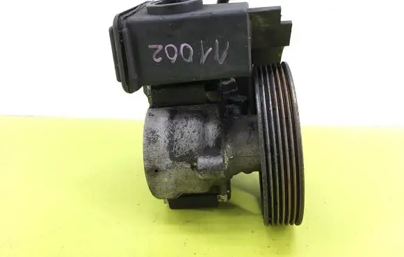 Citroen Xsara Picasso Power steering pump 9636320580