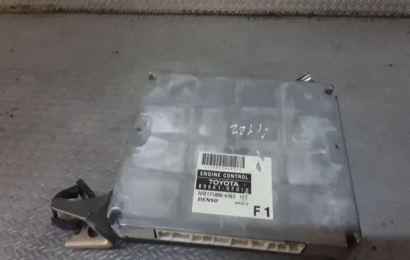 Toyota Corolla Verso AR10 Engine control unit/module 896610F010