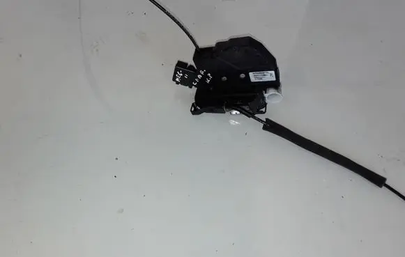 Renault Megane III Front door lock 805030027