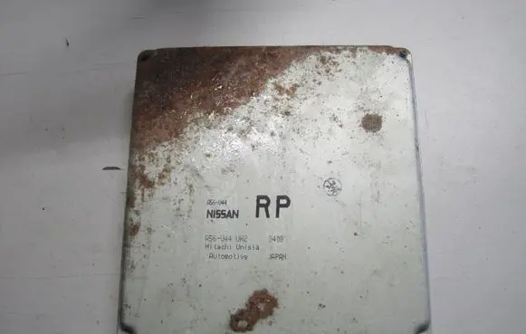 Nissan X-Trail T30 Engine control unit/module ECU A56U44UH2
