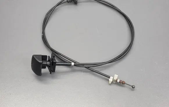 Suzuki Swift II Engine bonnet/hood lock release cable 