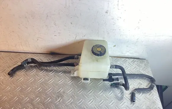 Brake fluid reservoir