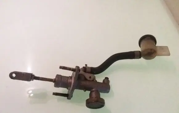 Nissan Almera N16 Clutch master cylinder