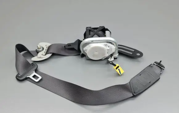 Honda Civic IX Front seatbelt 8509P1000123 81450TV1E010M4 307850810