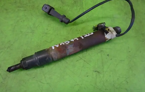 Skoda Fabia Mk1 (6Y) Fuel injector 028130203E