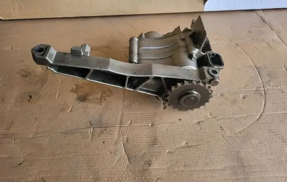 Mercedes-Benz C W204 Oil pump A6421810547