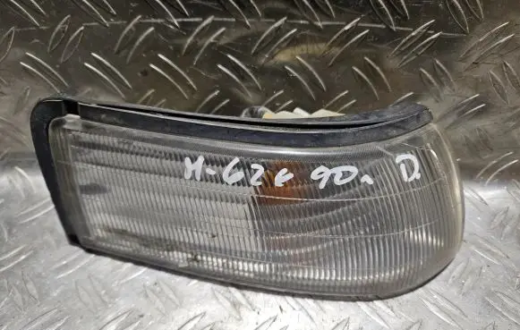 Mazda 626 Front indicator light 21061272