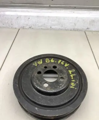 Volkswagen PASSAT B6 Crankshaft pulley 03G105243