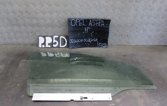 Opel Astra H Front triangle window/glass 