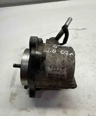 Mazda 5 Vacuum pump X2T58173