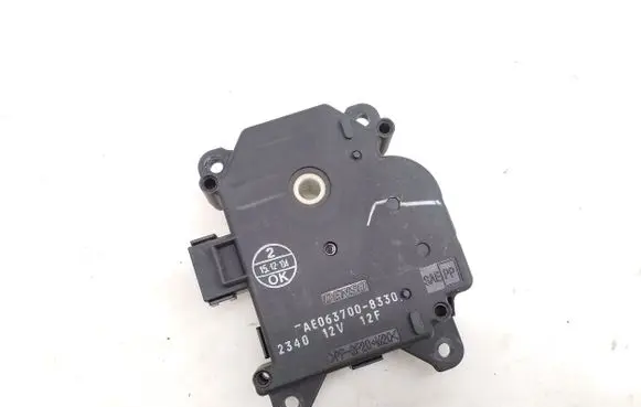 Toyota Camry Air flap motor/actuator 0637008330