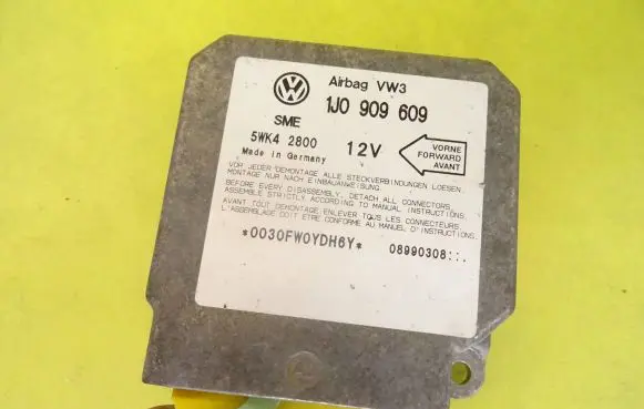 Volkswagen Golf IV Airbag control unit/module 1J0909609