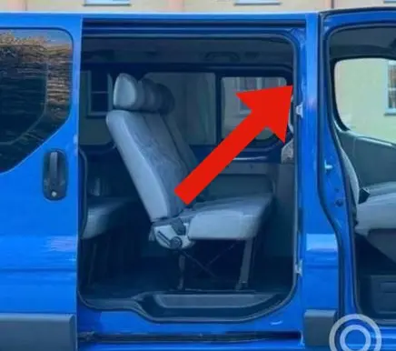Opel Vivaro Rubber seal sliding door (on door)
