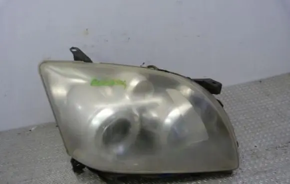 Toyota Avensis T250 Headlight/headlamp