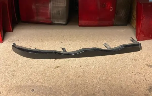 BMW 3 E46 Under headlight/headlamp trim 51138208482