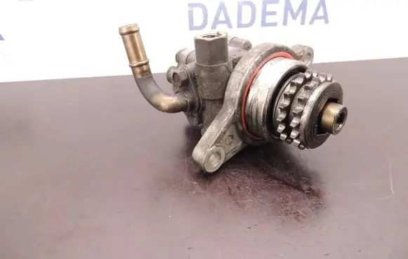 Nissan Almera N16 Power steering pump 5M321 D215