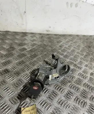 Opel Astra H Ignition lock N0501882
